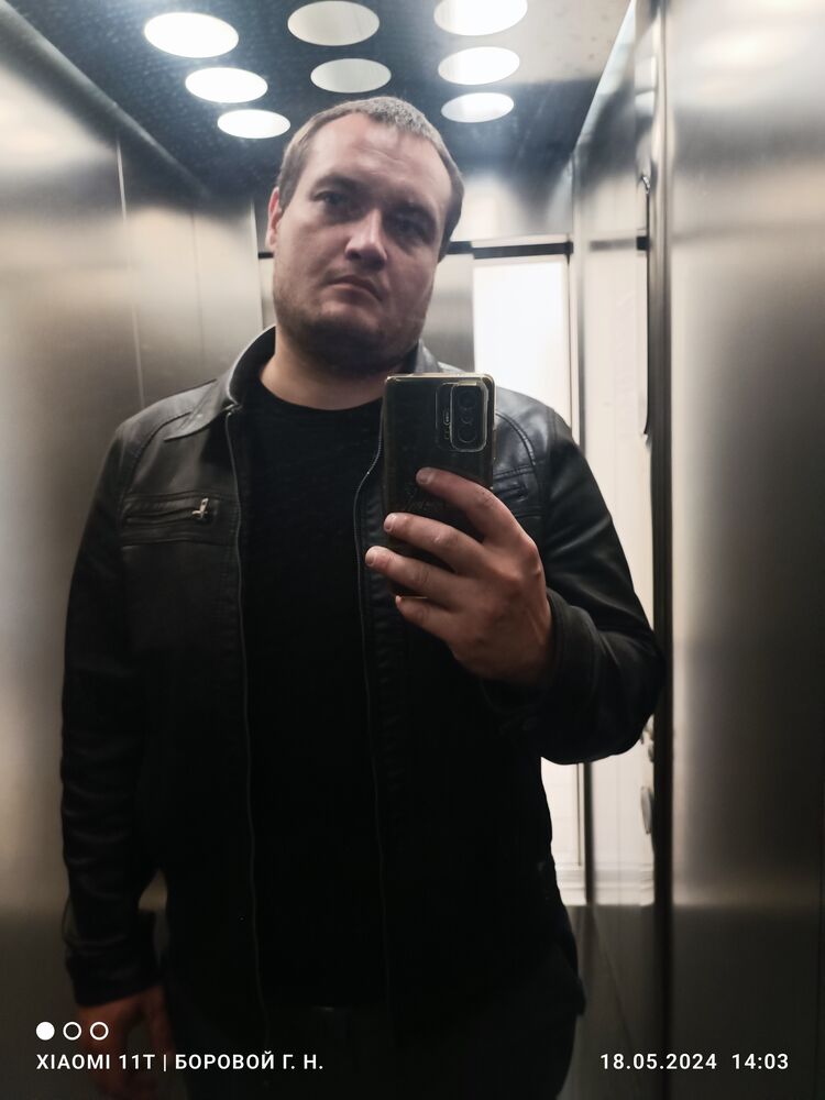  43300600  Giorgy, 28 ,     