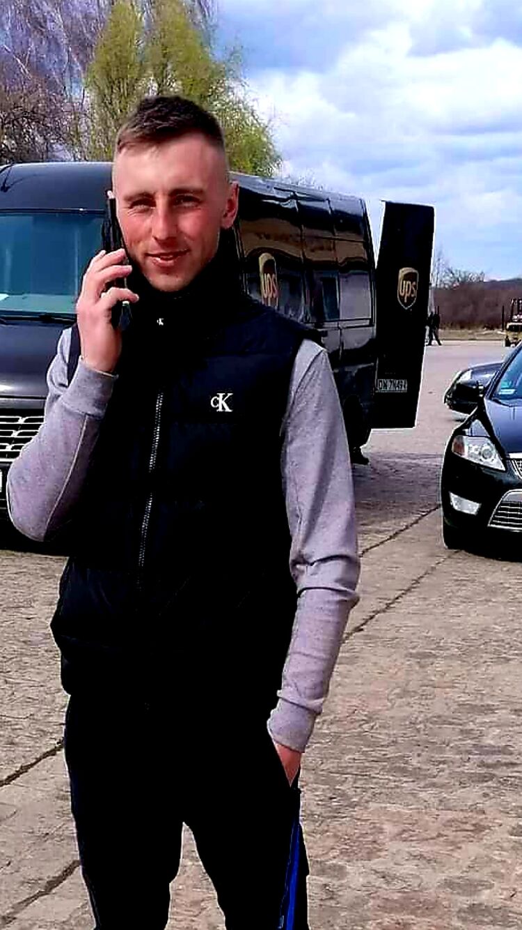  26199290  Dmitriy, 32 ,    