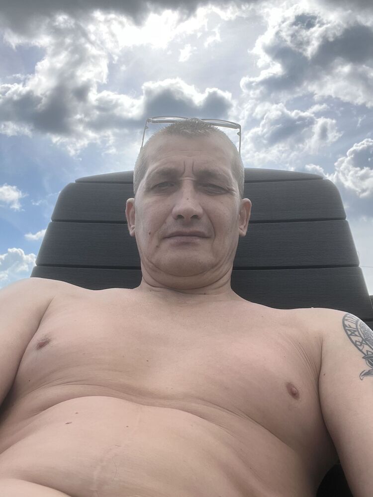  45863930  , 51 ,    