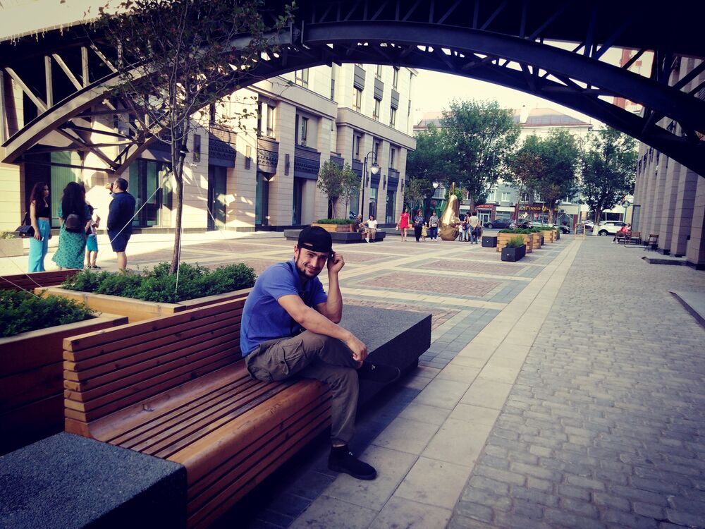  23684150  Adham, 30 ,    