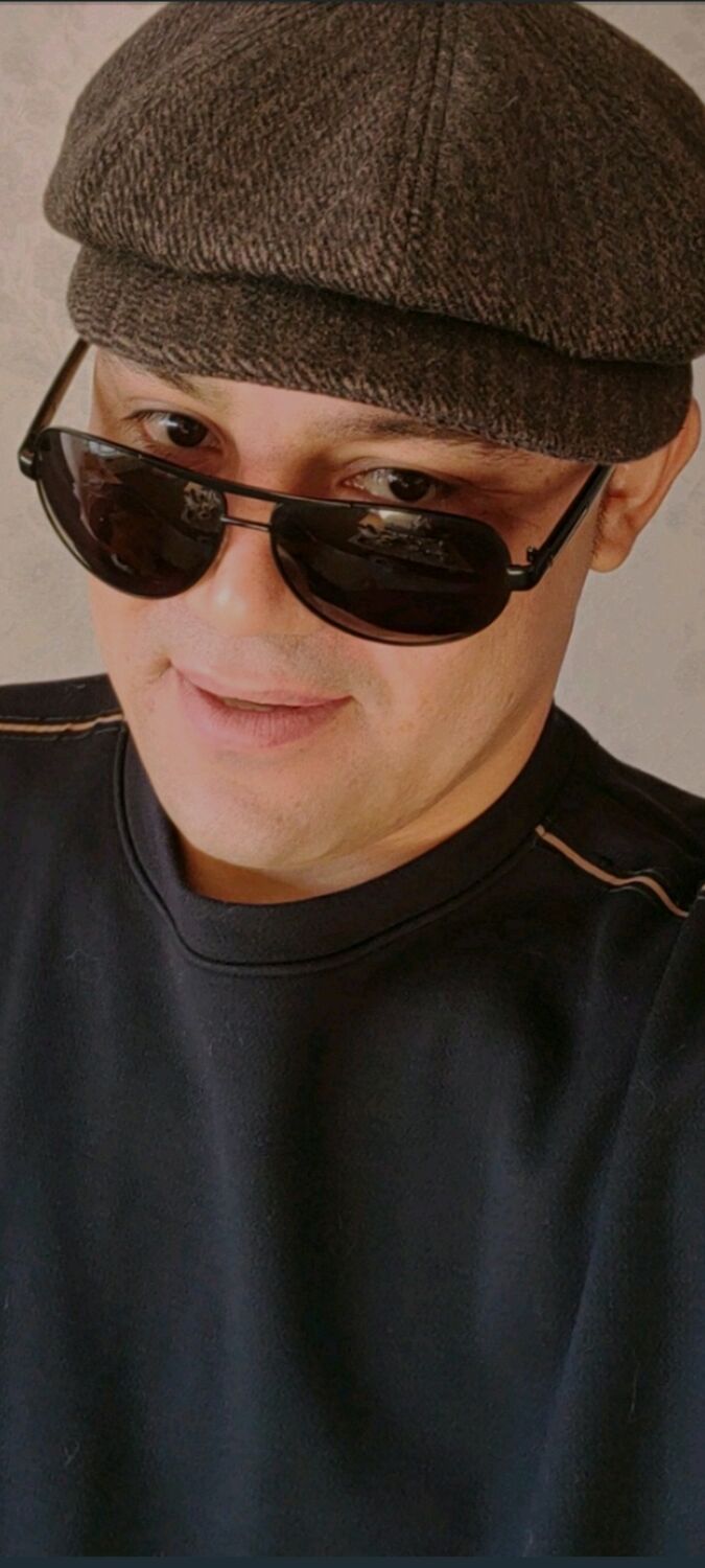  43474240   l i b e k, 38 ,    