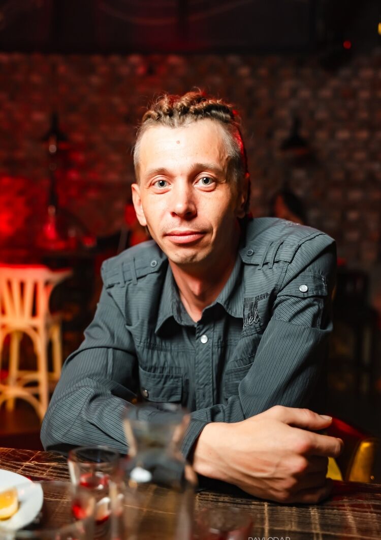  44685180  Vladimir, 36 ,    
