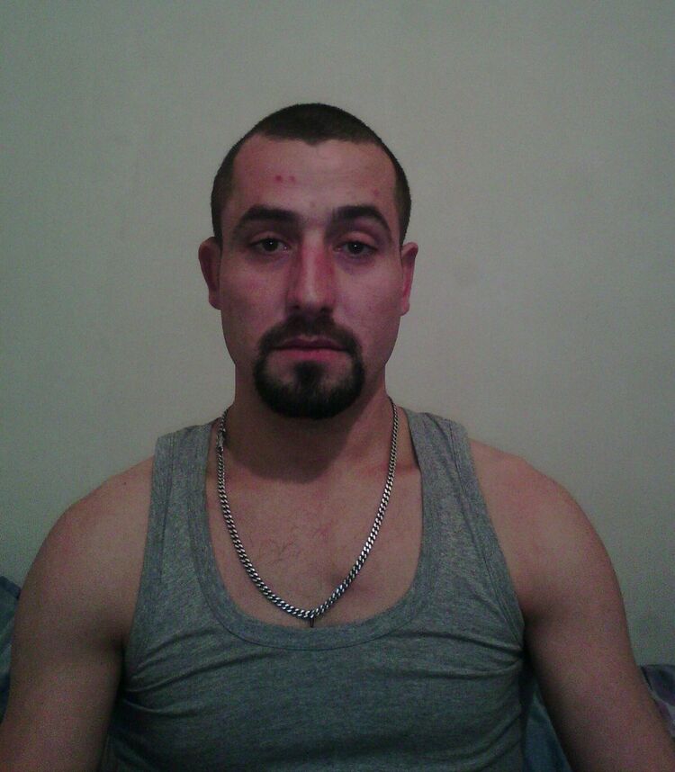  8377960  Mihai, 38 ,    