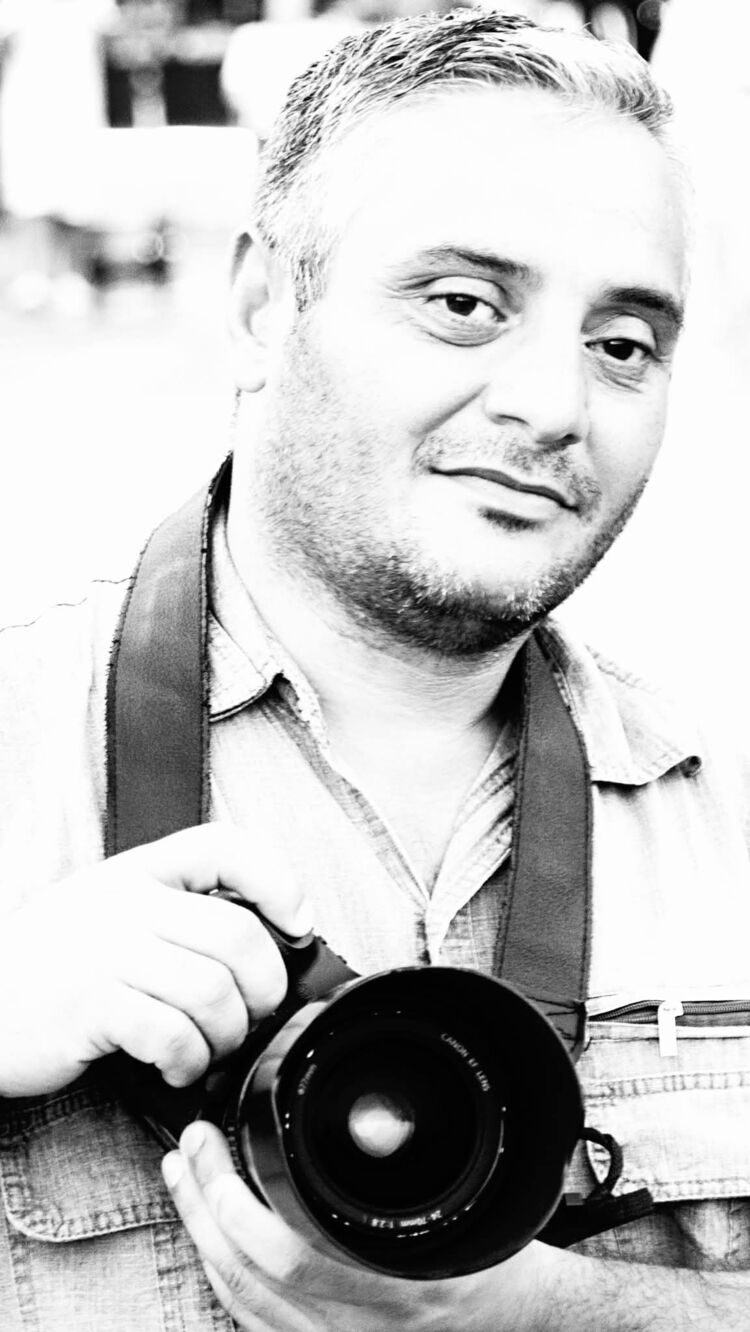  53259320  Gagik, 45 ,    