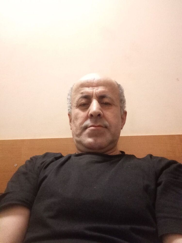  39507480  Yra, 47 ,    -