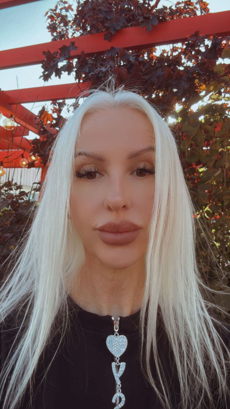  54170300  Viki, 38 ,    