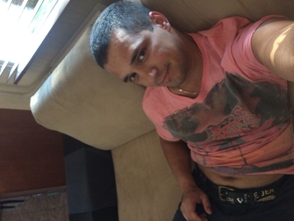  6426570  Roman, 42 ,    