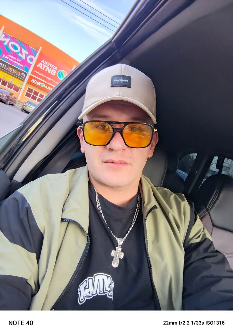  Tivoli,   Viktor, 30 ,   ,   