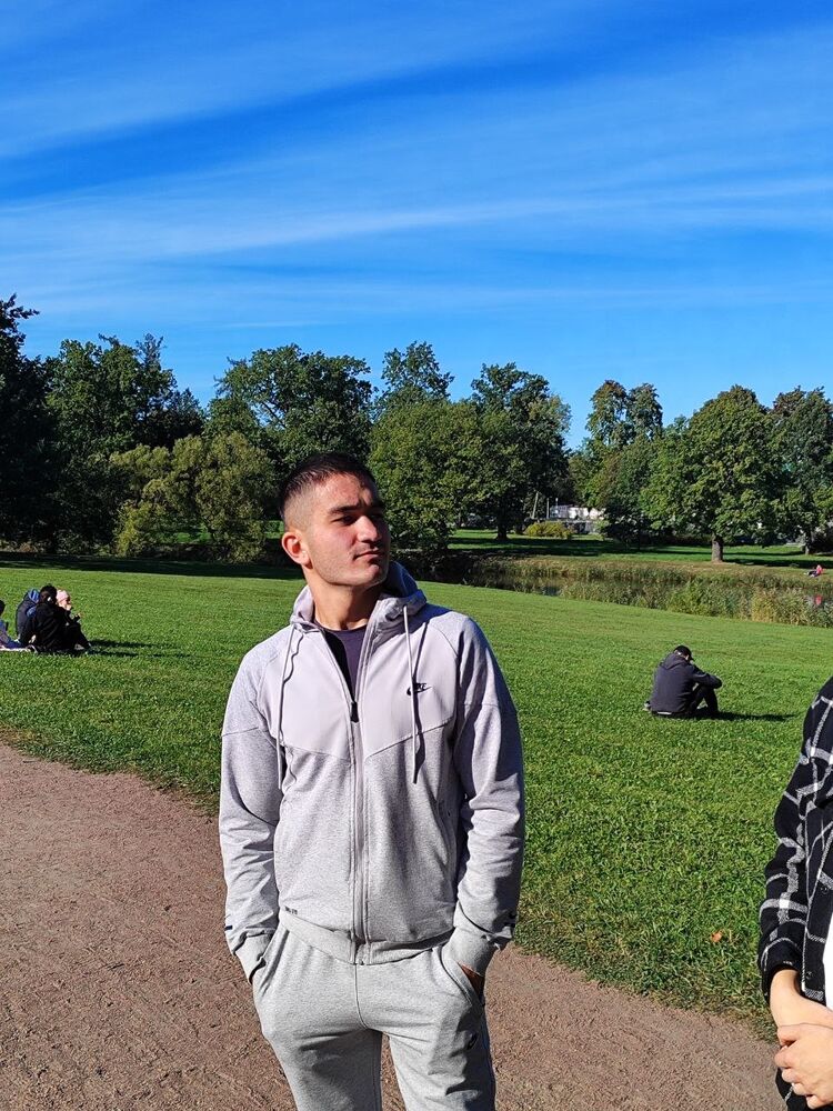  52935070  Soslan, 21 ,    