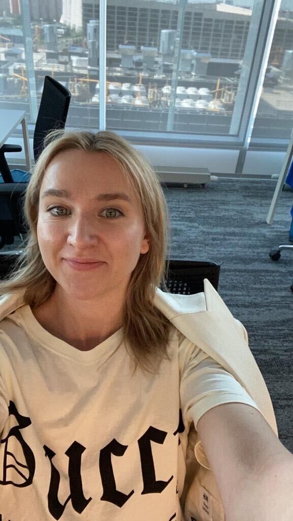  27103560  Marina, 37 ,    