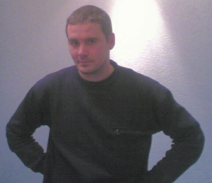  9380560  Pavel, 42 ,    