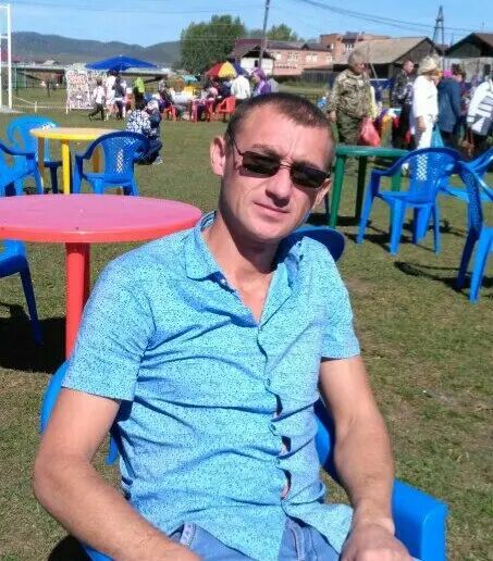  32782300  Sergey, 42 ,    