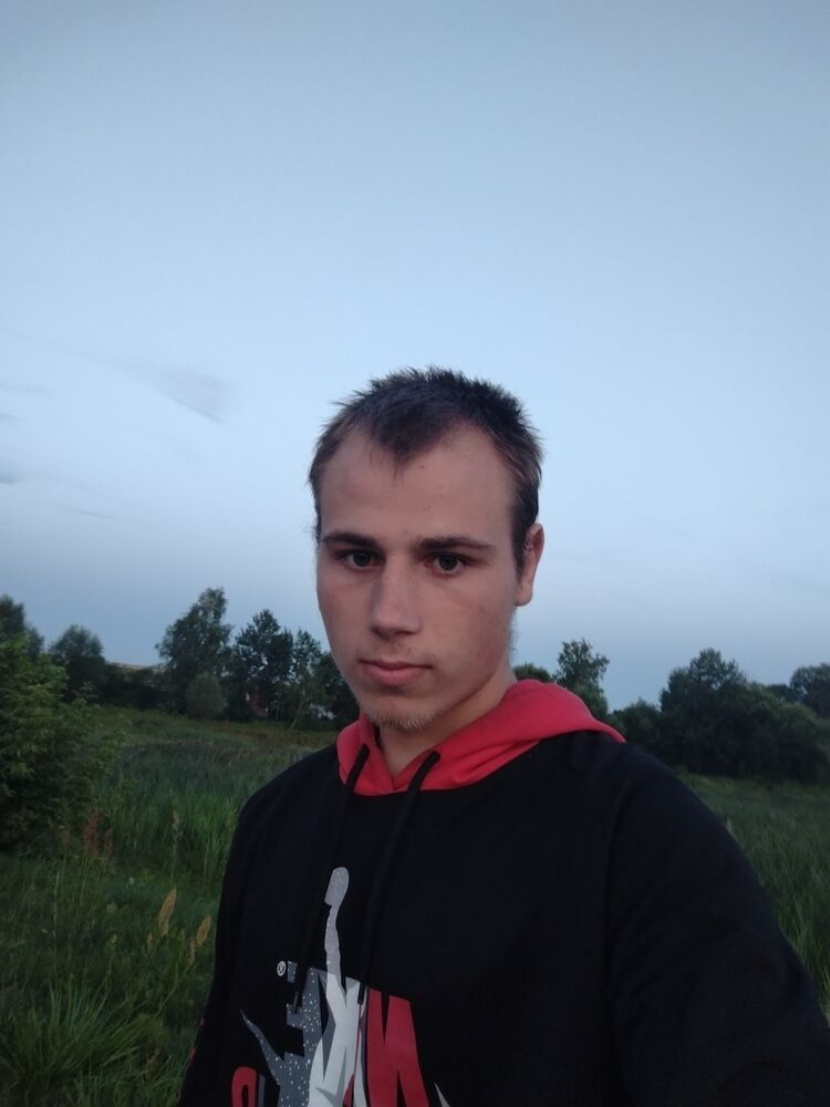  38429400  Kirill, 23 ,    