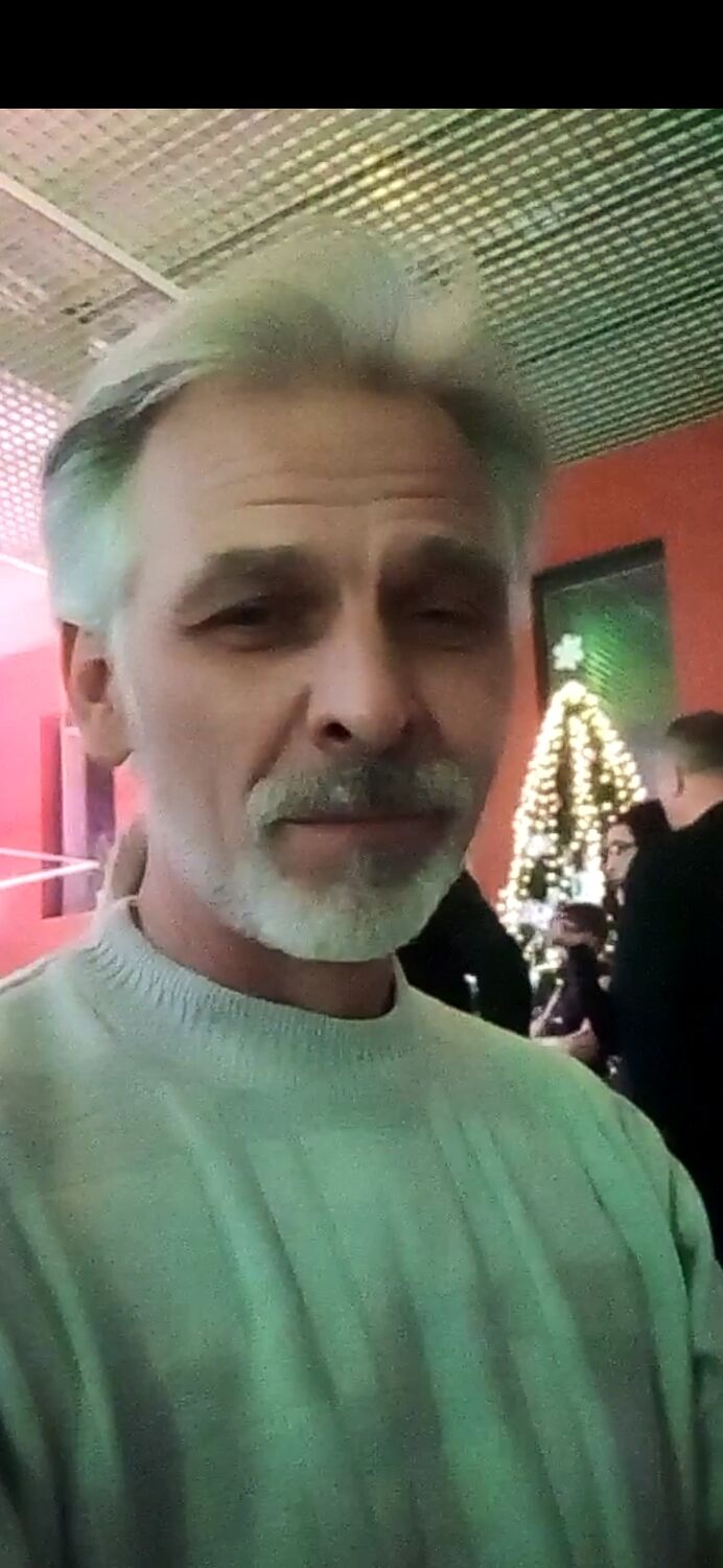  25462720  Michail, 54 ,    