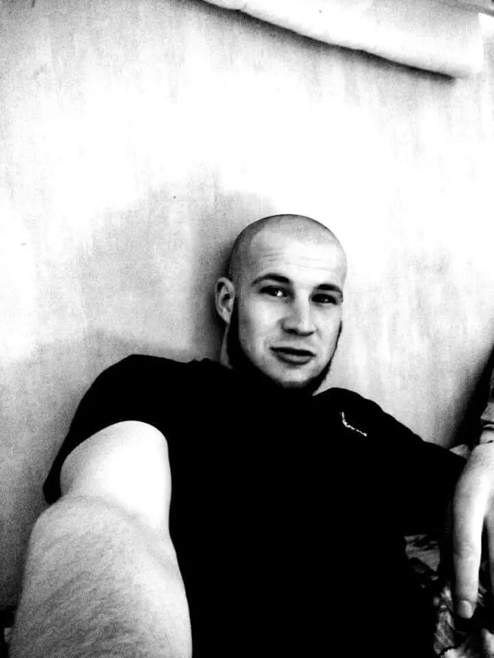  49722310  Dimon, 26 ,    