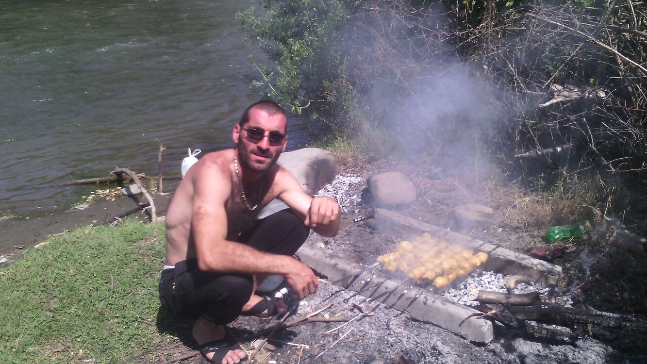  22726670  Armen, 40 ,    