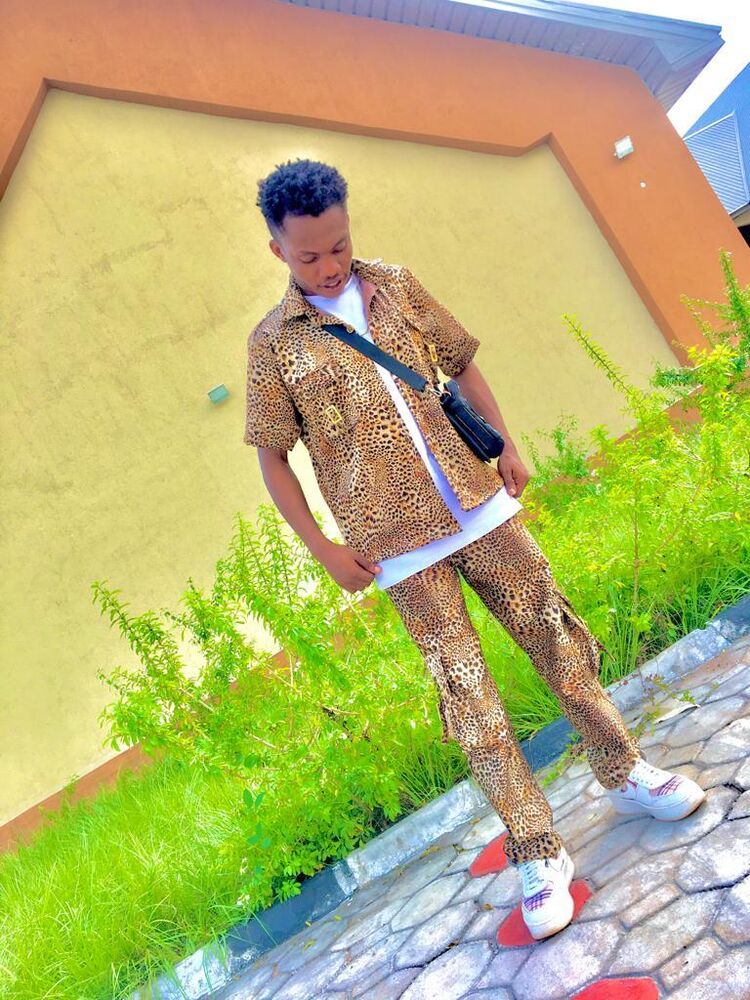  Umuahia,   Emmanuel, 30 ,   ,   