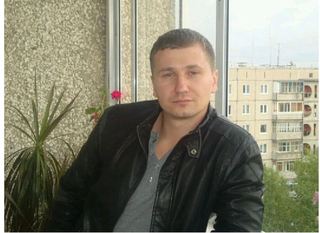  51001780  Alex, 40 ,    