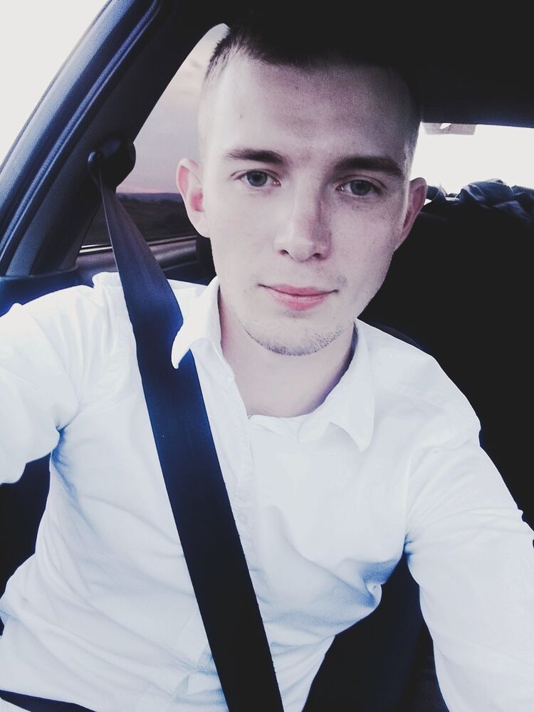  42014680  Ilmir, 25 ,    