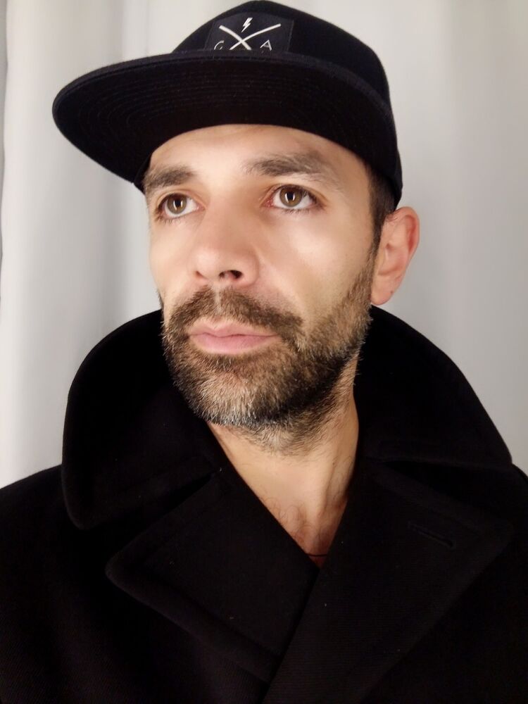  ,   Zaza, 42 ,   ,   , c , 