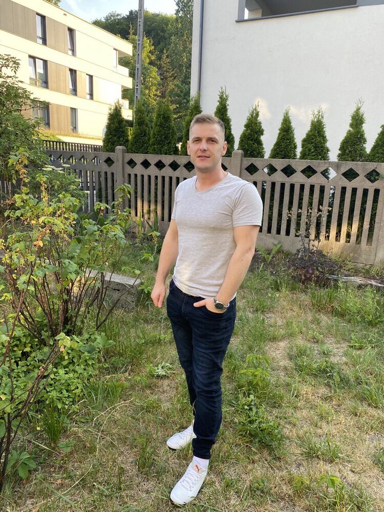  51520830  Vladyslav, 29 ,    