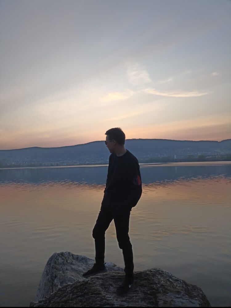  34709710  , 20 ,    