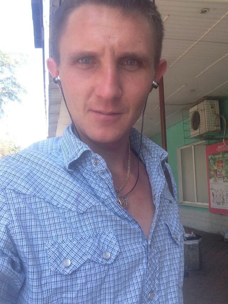  ,   Maxim, 35 ,   ,   , c 