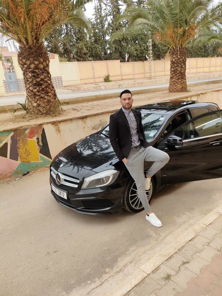  49711930  Mohamed, 29 ,    