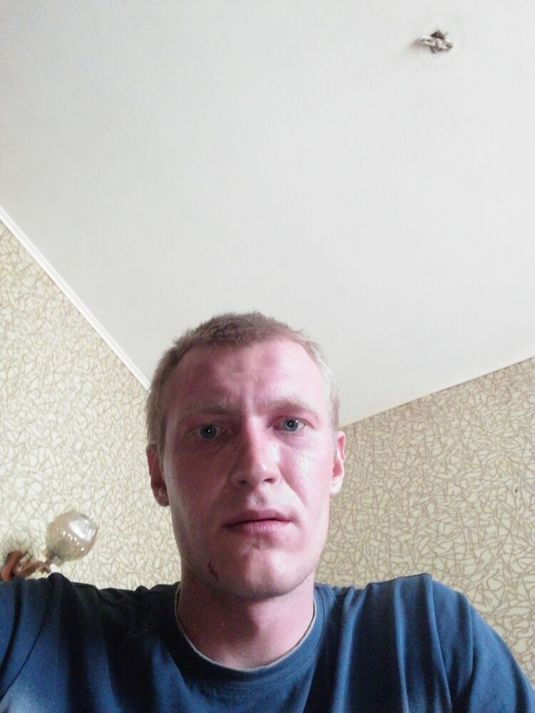  ,   Nikolai, 32 ,   