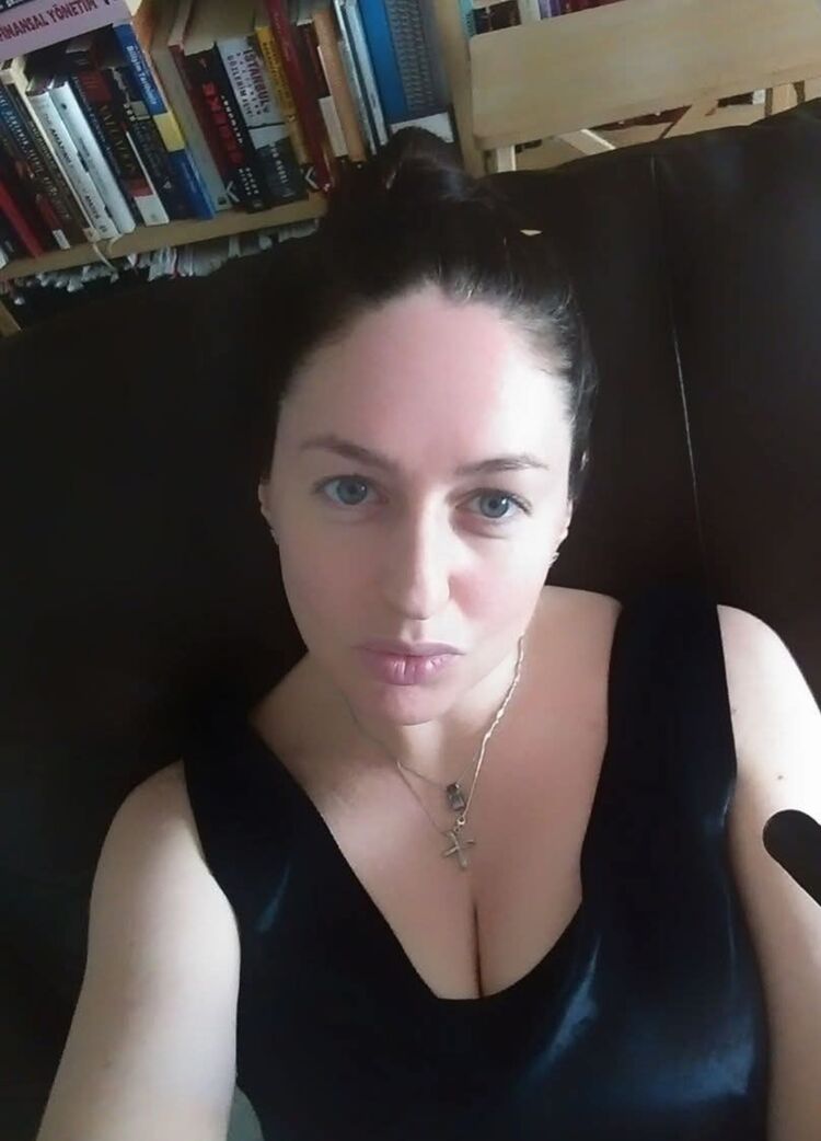  52811750  Olga, 44 ,    