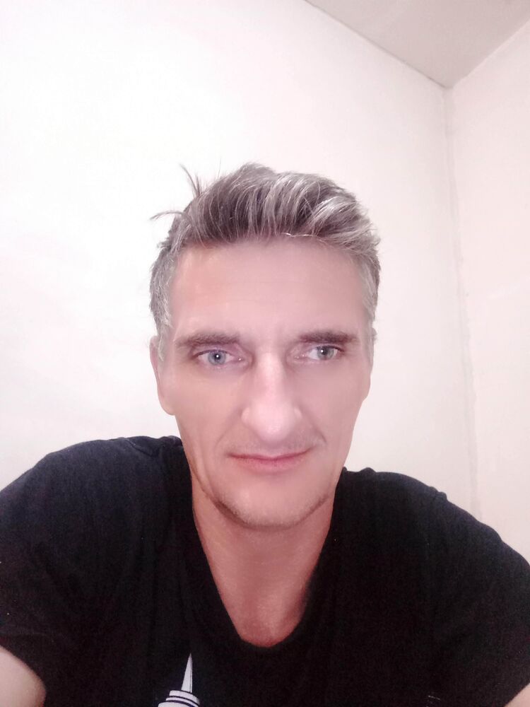  44080090  Andrey, 47 ,    