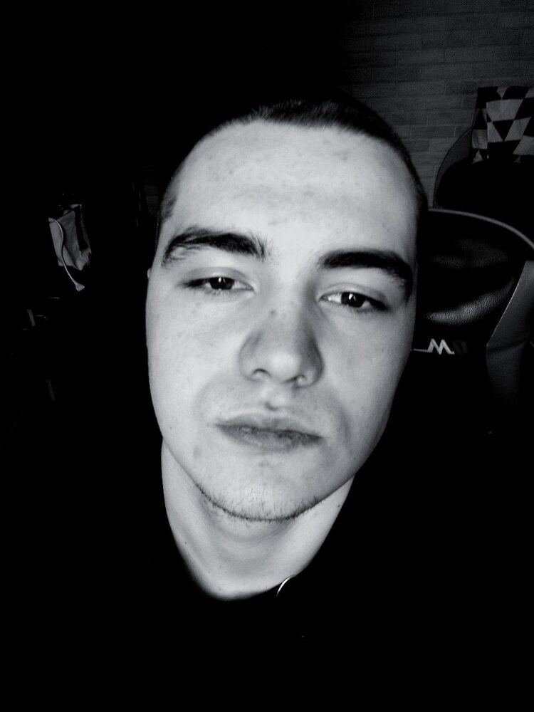  ,   Eduard, 21 ,   ,   