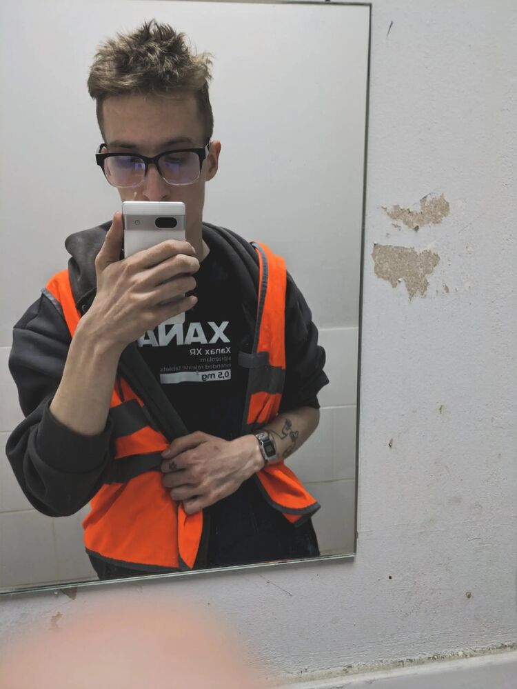  45042660  , 24 ,    
