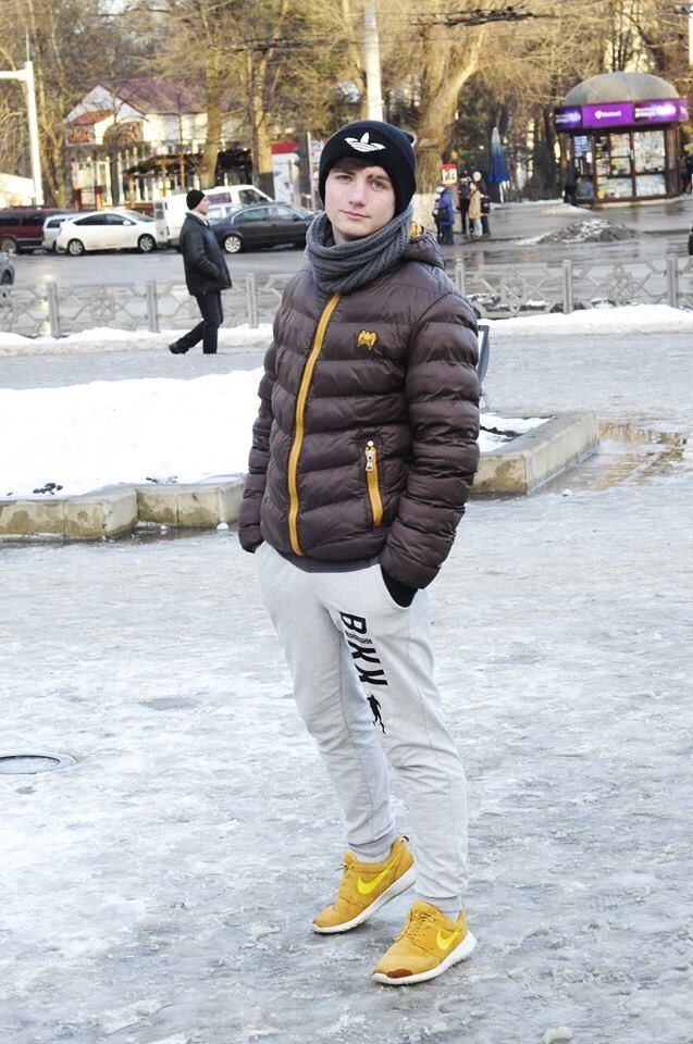  6143420  Grisha, 32 ,    