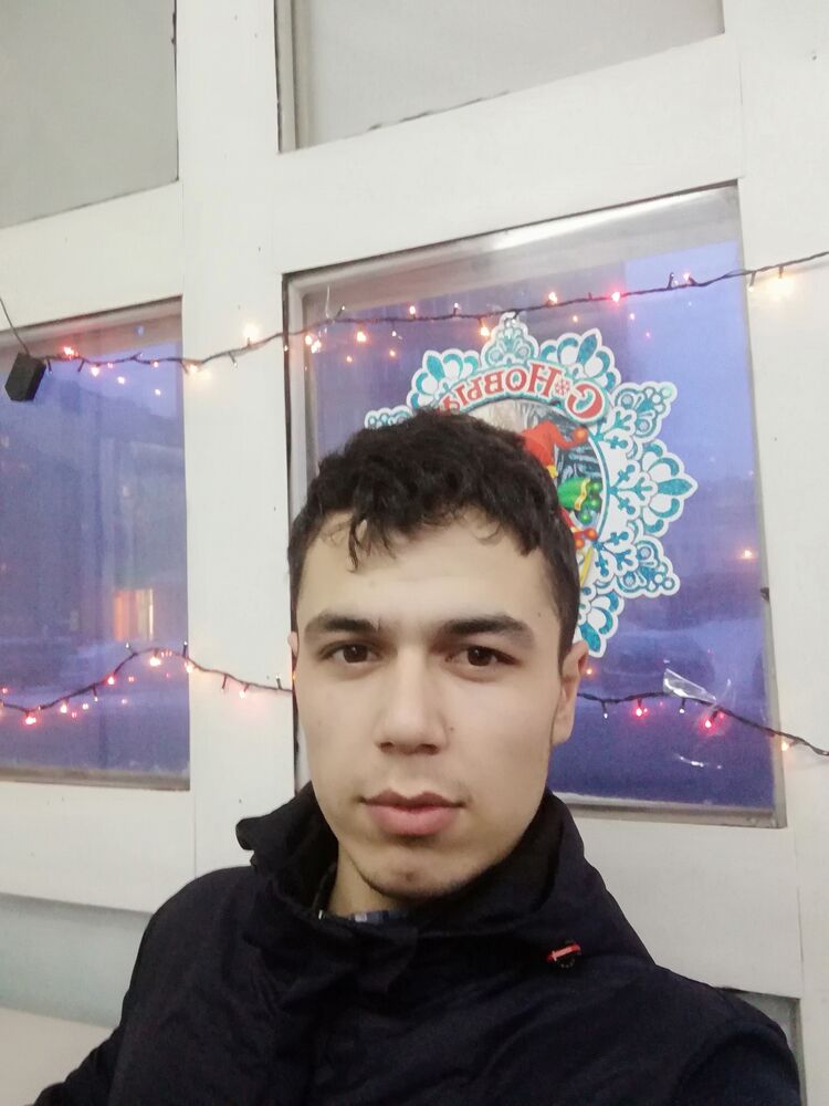  33812980  Mohammed, 27 ,    