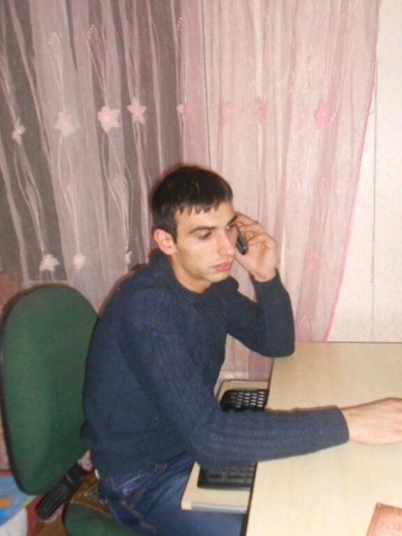  31952470  Karen, 36 ,    