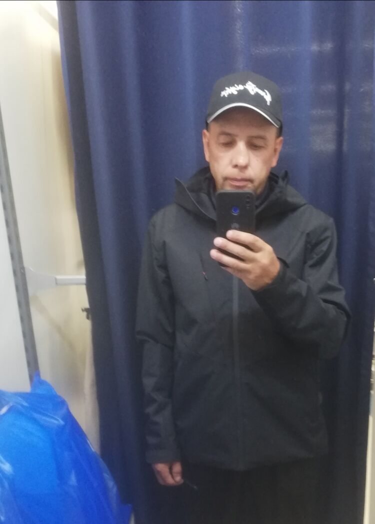  44869730  , 49 ,    