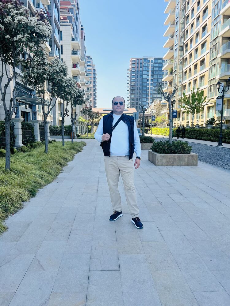  ,   Rustam, 40 ,   ,   , c , 