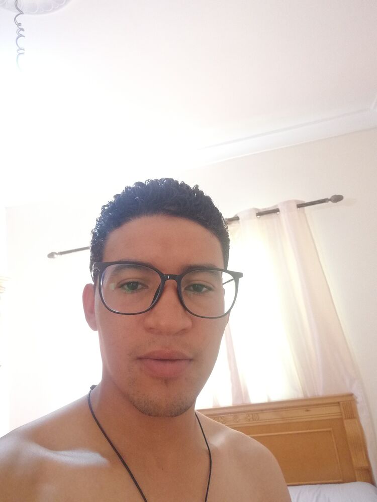  37853700  Ayoub, 32 ,    