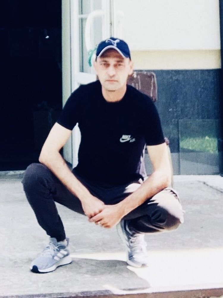   ,   Viktor, 52 ,   ,   