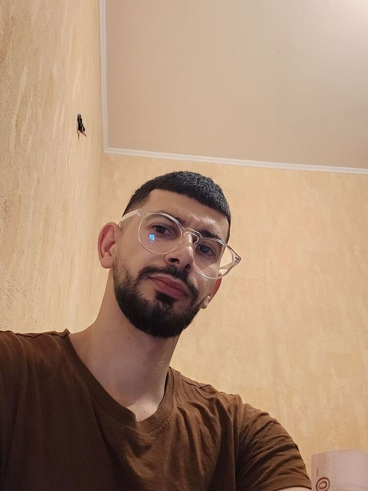  ,   Ali, 25 ,   ,   