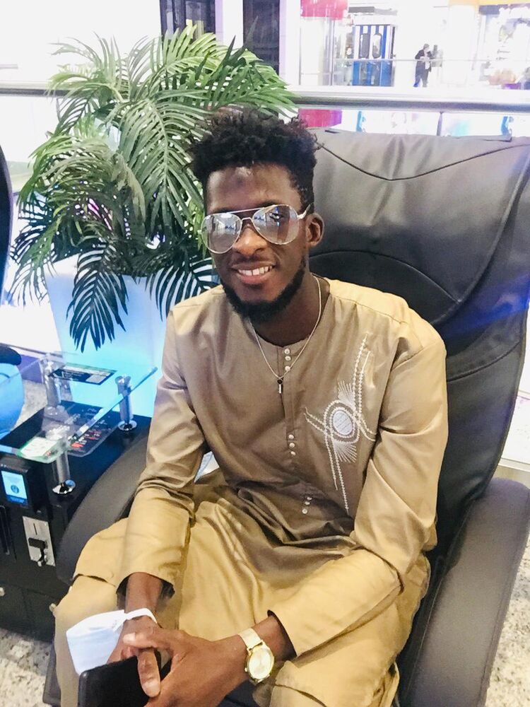  29056660  Buquet, 34 ,    