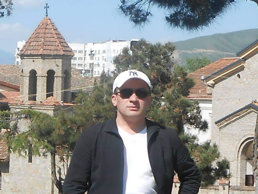  ,   Maxo, 41 ,   