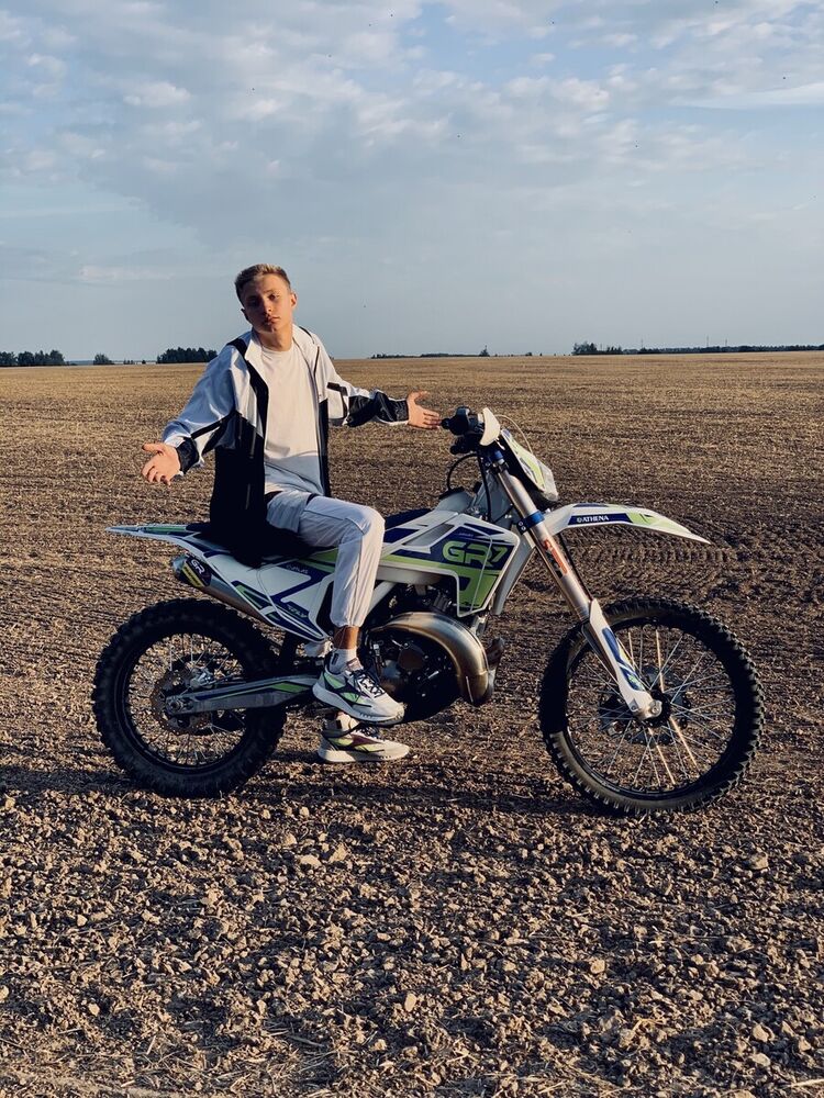  21050590  , 23 ,    
