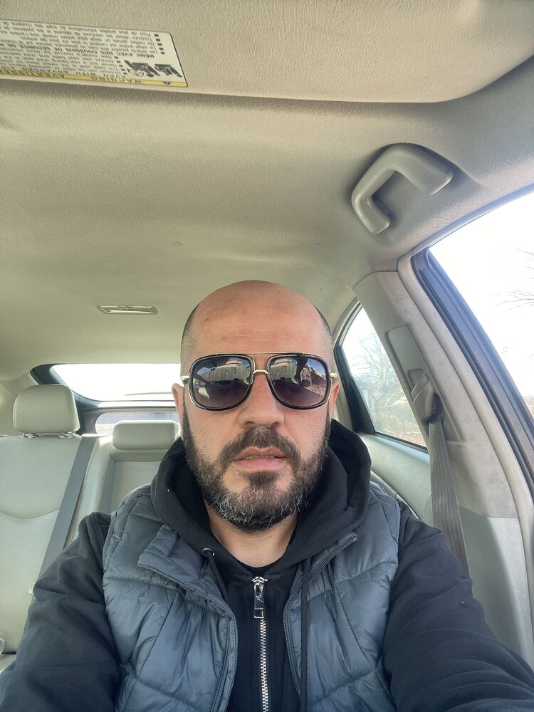  49932860  Pavel, 40 ,    New York City