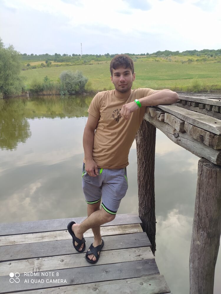  ,   Cristi, 22 ,   ,   