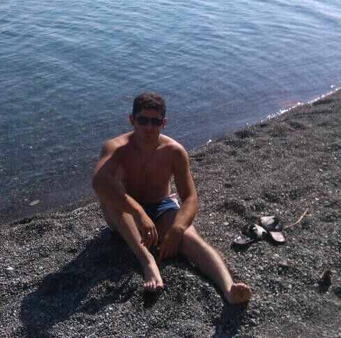  10817840  Mher, 29 ,    