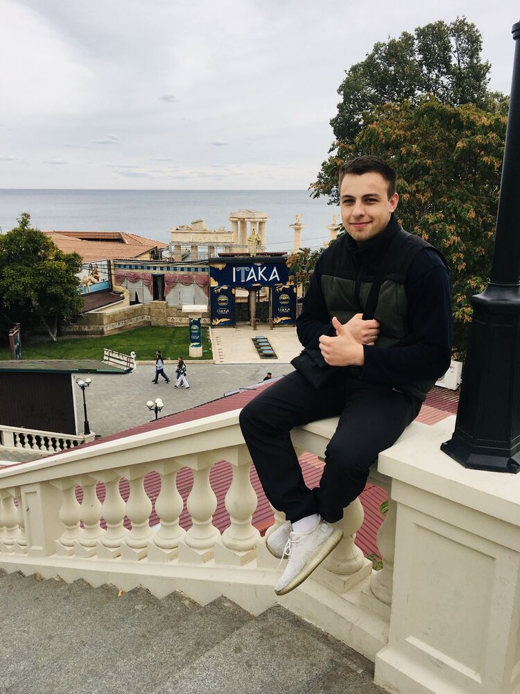  ,   Valentin, 25 ,   ,   , c , 