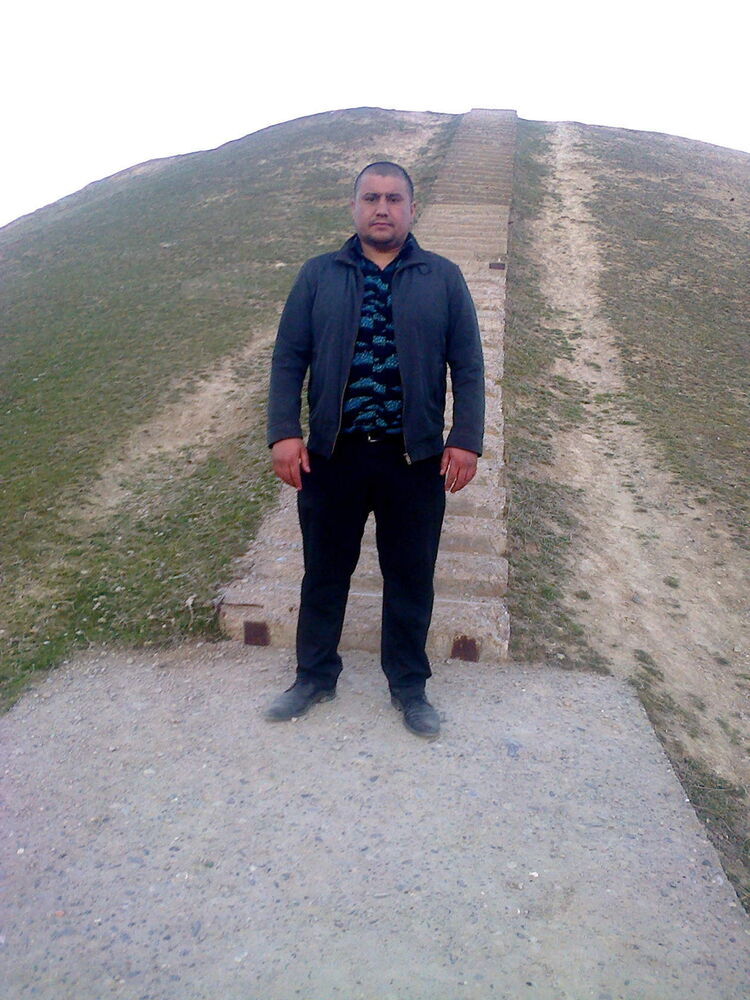  26233050  Suliman, 41 ,     