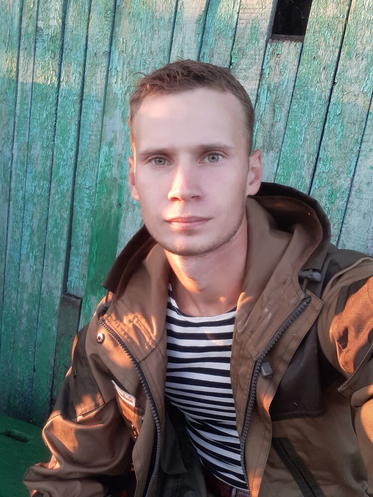  25979670  Alexander, 28 ,    